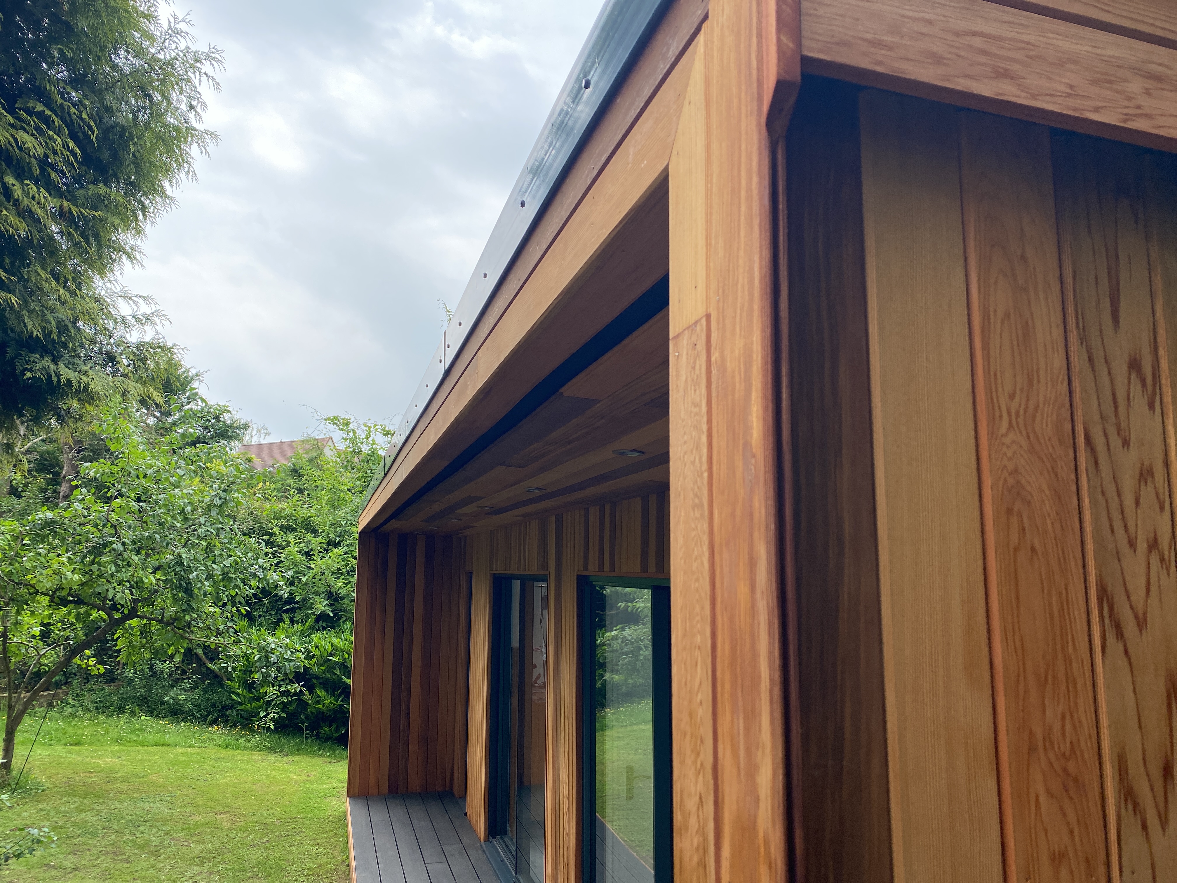 garden studio in tadworth