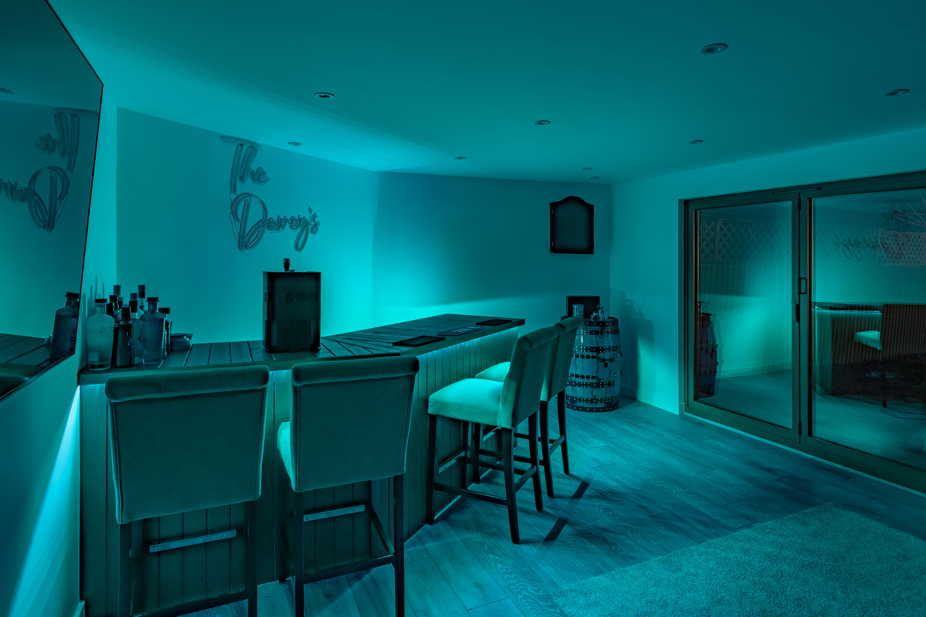 Garden Studio Bar variable lighting colour green
