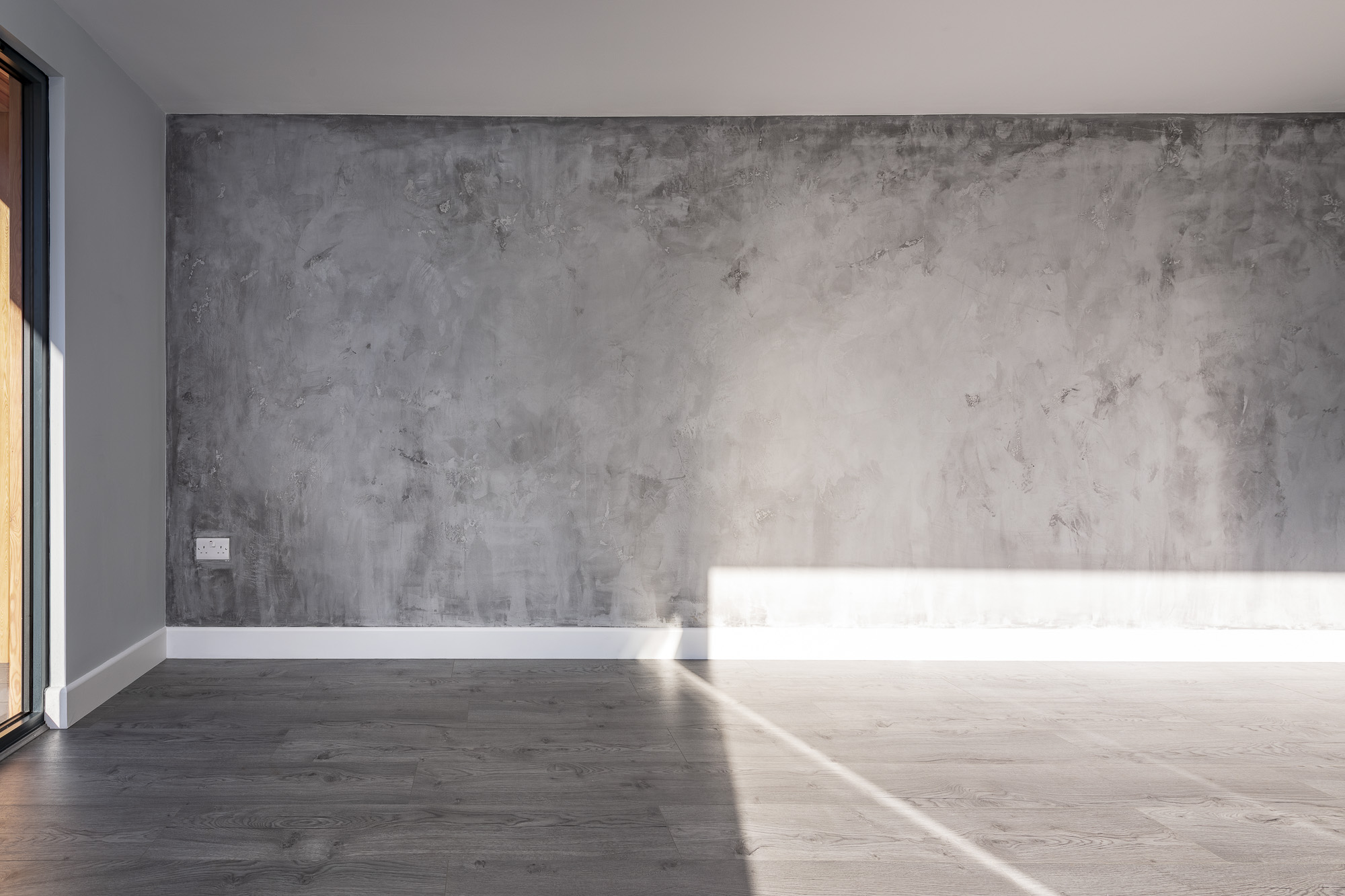 CONCRETE VENETIAN PLASTER FEATURE WALL TADWORTH SURREY